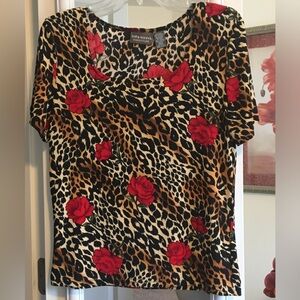 Woman's Med Short Sleeve Red Roses And Leopard Dressy Casual Stretchy Knit Top